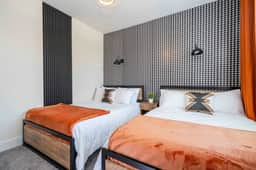 Family Friendly w Pool near Disney @ Orlando 1420