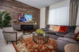 Gorgeous Themed Rooms with Pool and Resort 3063