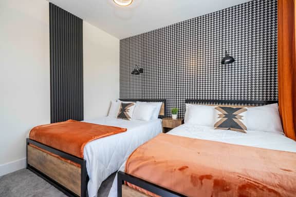 Family Friendly w Pool near Disney @ Orlando 1420