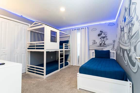Magnificent 5Bd w/ Pool @ Storey Lake 4800