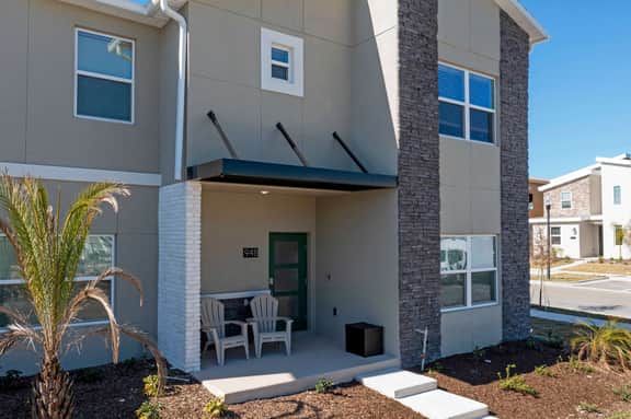 Spacious 5Bd Townhome w Pool Champions Gate