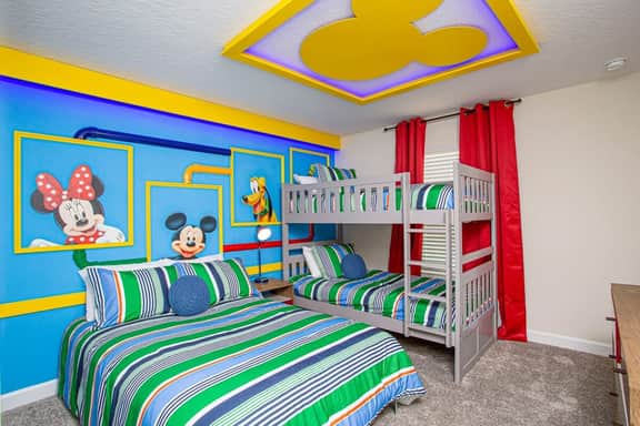 Gorgeous 4 Bedroom w Pool Close to Disney 4836
