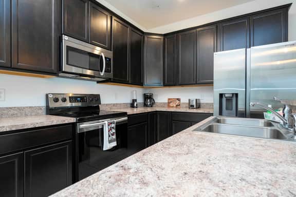 Bright 4BR w/ Mickey Rooms & PS4 at Holly Village 132
