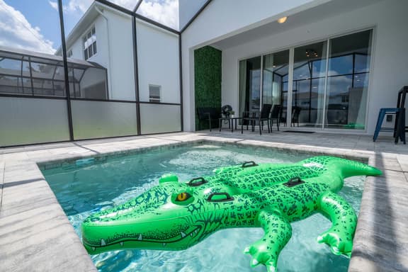 Family Friendly w Pool near Disney @ Orlando 1420