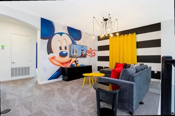 Luxury 5Bd Villa w Pool Game Room Mins to Disney 